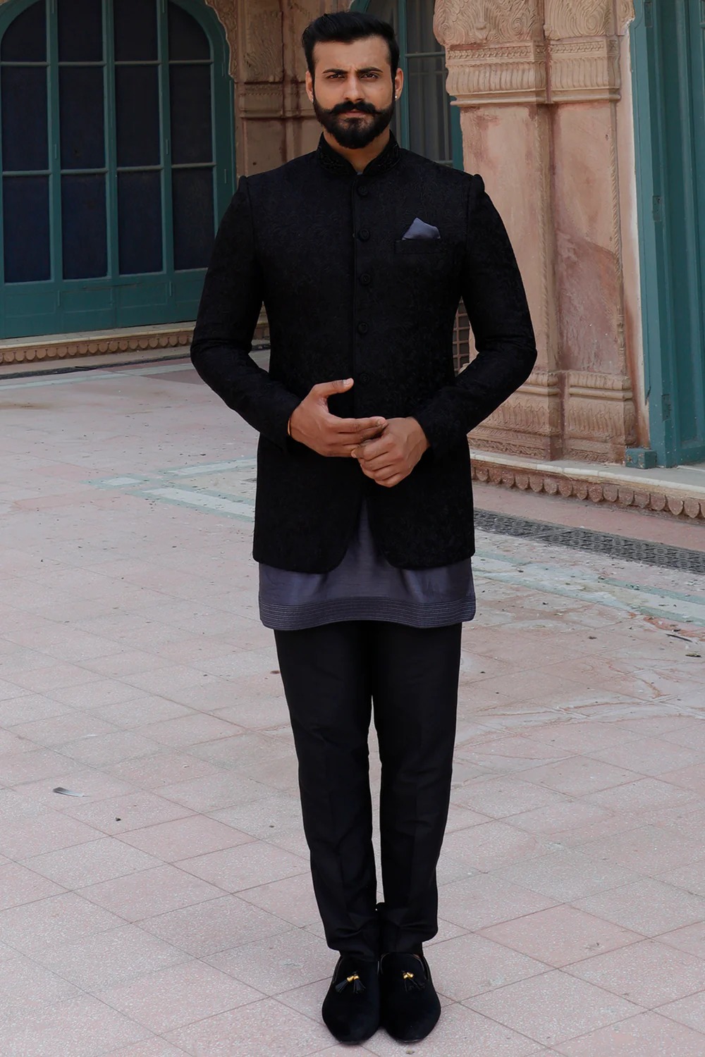 Vanshik’s Black Hand Embroidered Jacket Set